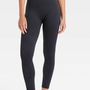 JoyLab Women's High-Rise Ribbed Seamless 7/8 Leggings